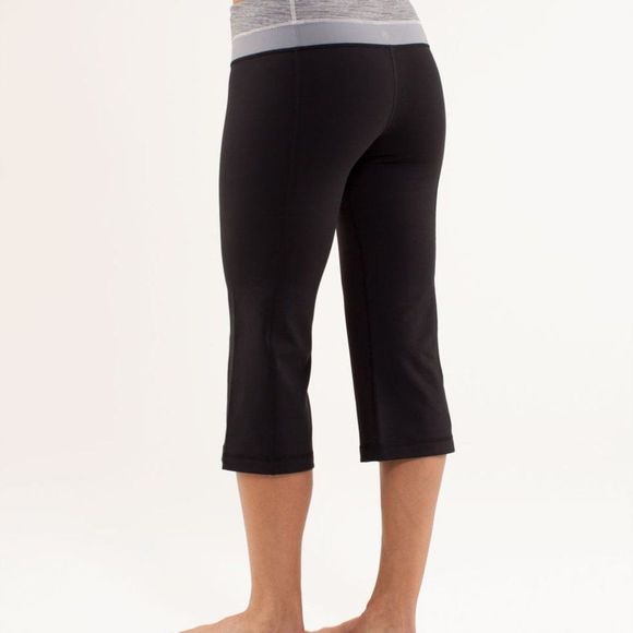 Lululemon Groove Crop Black / Wee Are From Space Coal Fossil / Fossil Size 4 - Picture 9 of 10